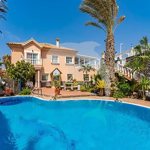 apartamentos-los-delfines.adeje-hotels.com/